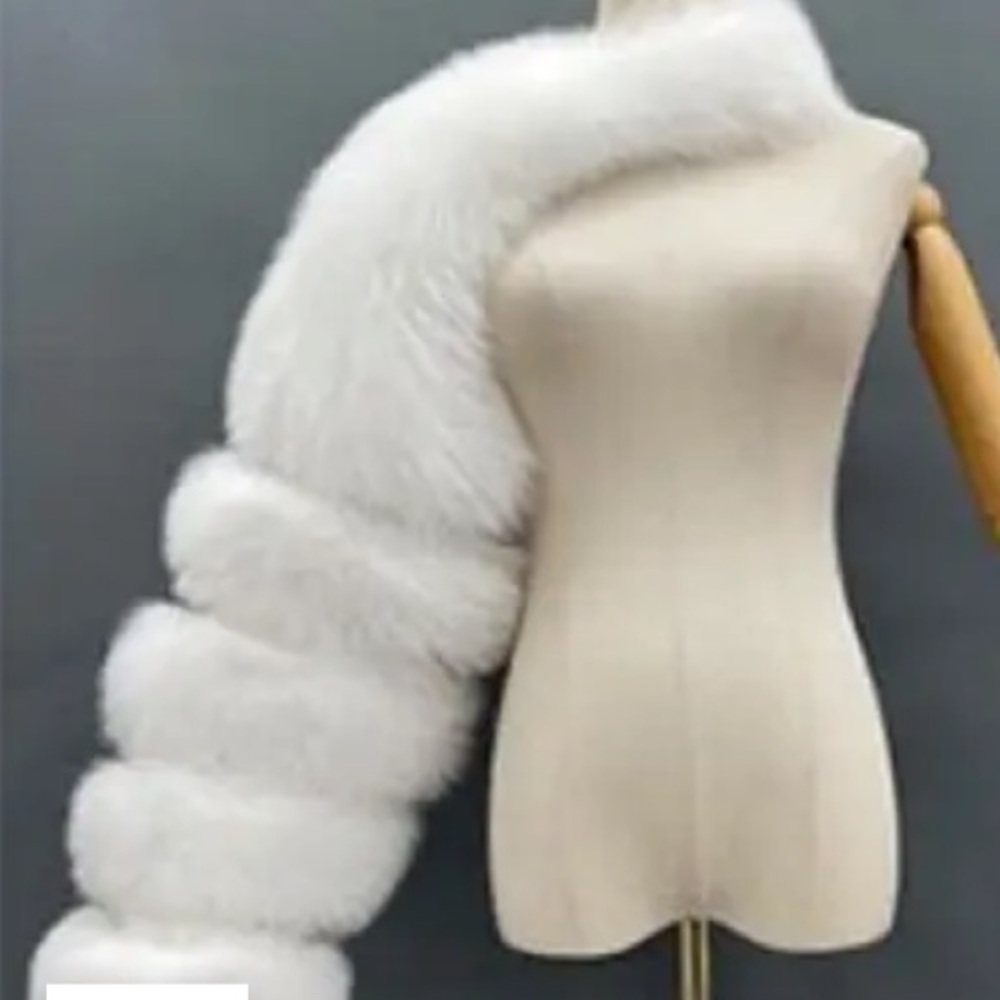 🔥New blue faux fur scarf🔥 - Picture 10 of 15